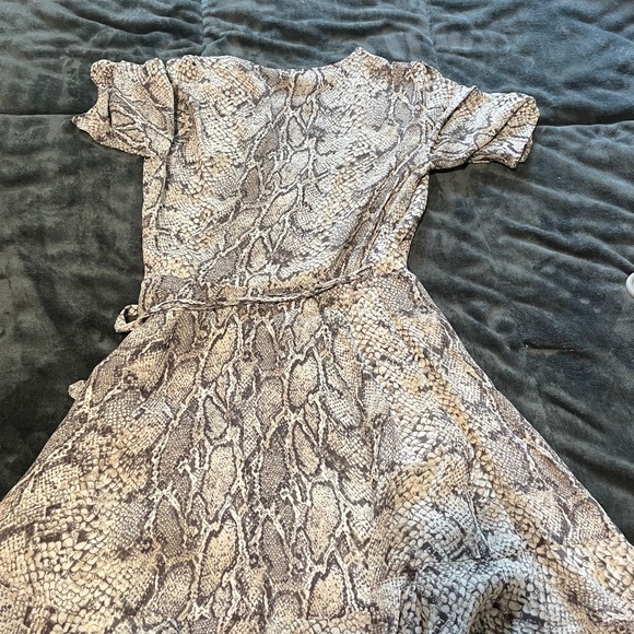 Reformation Short brown or white snake look and dress size small - Picture 2 of 5